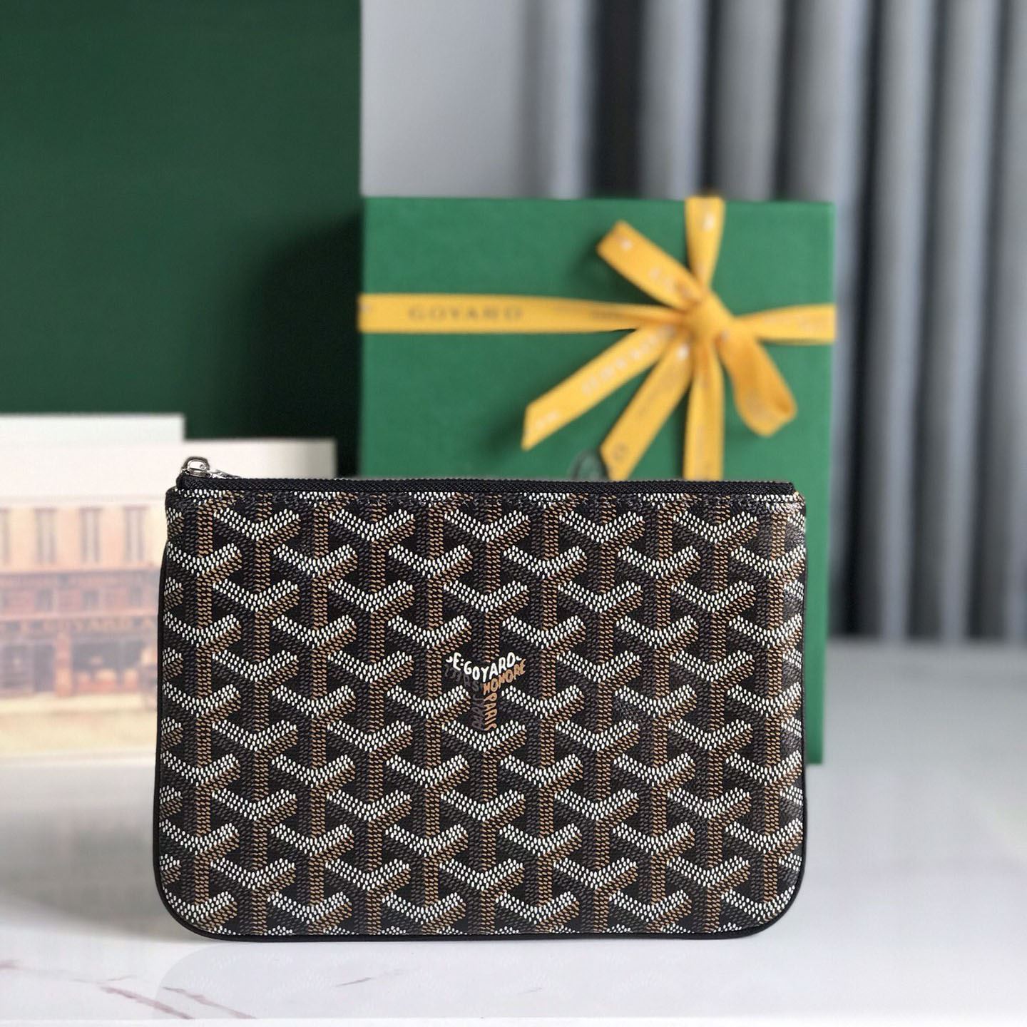 Go*ard clutch bags